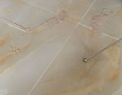 阿图什瓷砖空鼓维修公司分享粘合剂选择不当在瓷砖铺贴过程中可能导致以下问题